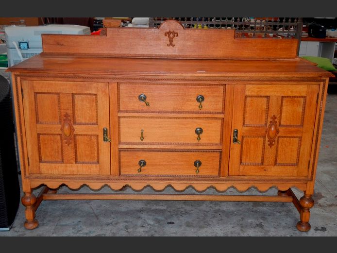 OAK 2-DOOR, 3-DRAWER SIDEBOARD, 183 x 53 x 126cm