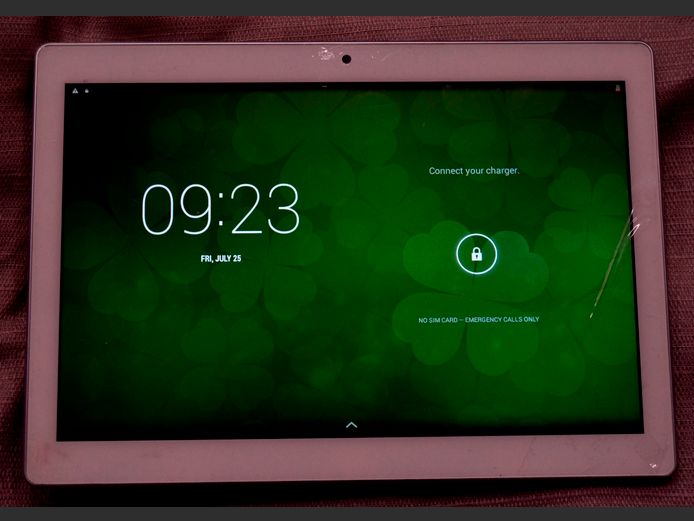 PROLINE 1051H 10" TABLET [Switches on, no charger]