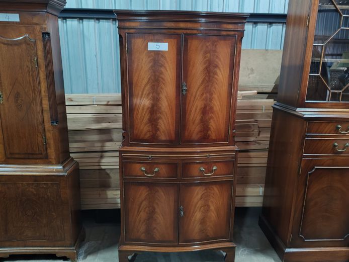 Cocktail Drinks Cabinet (STC)