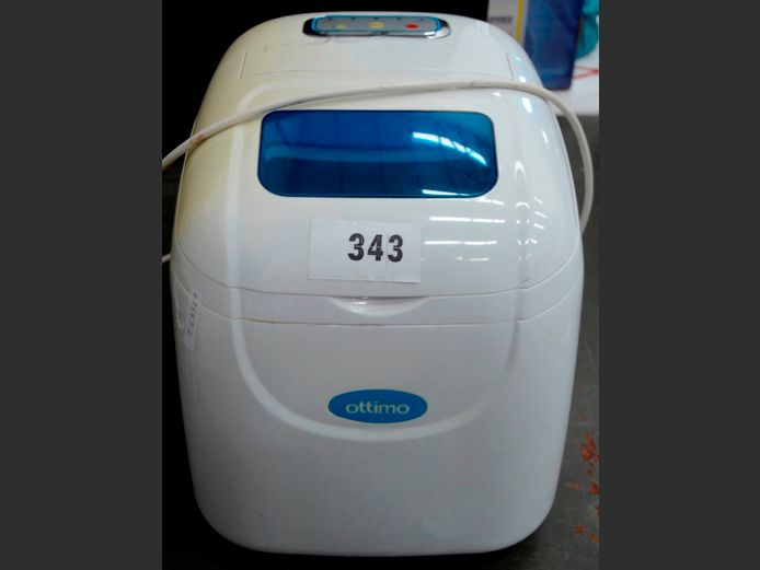 OTTIMO ICE MAKER [Switches on, untested further]