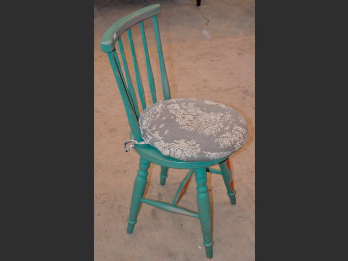 GREEN PAINTED SPINDLE BACK KITCHEN CHAIR WITH CUSHION