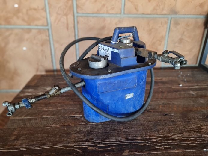 AIR TEST PUMP