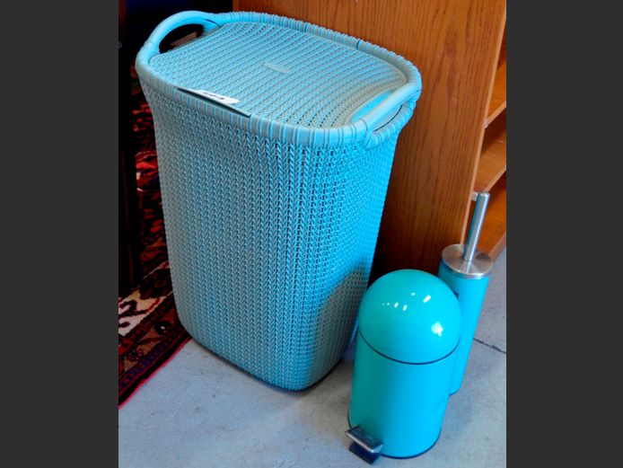 GREEN PLASTIC LAUNDRY BASKET, 45 x 34 x 60cm, WASTE BIN, etc
