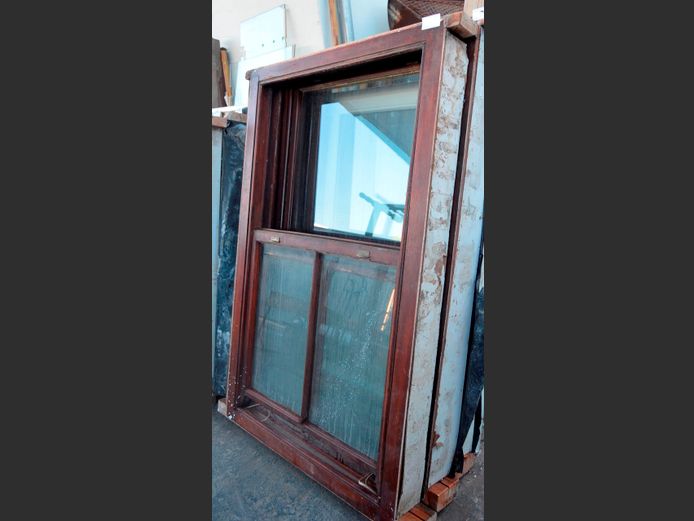 LARGE WOODEN SASH WINDOW, 175 x 120cm