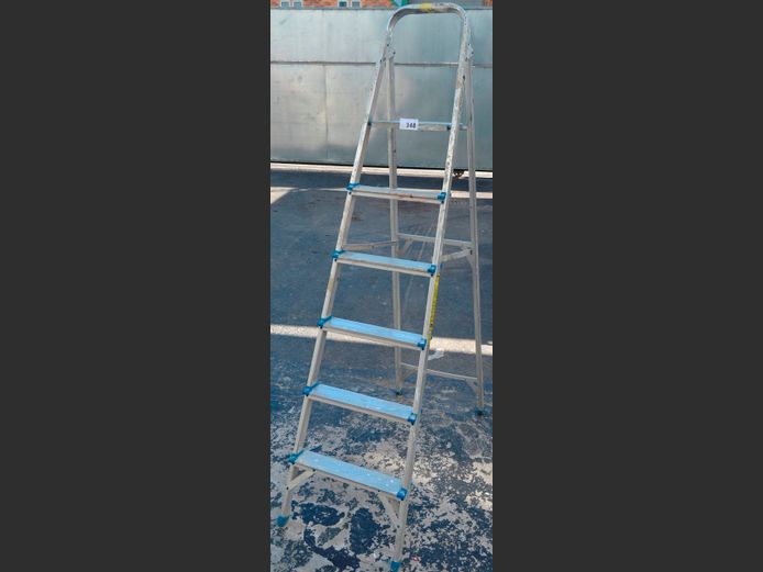 ALUMINIUM 6-STEP LADDER