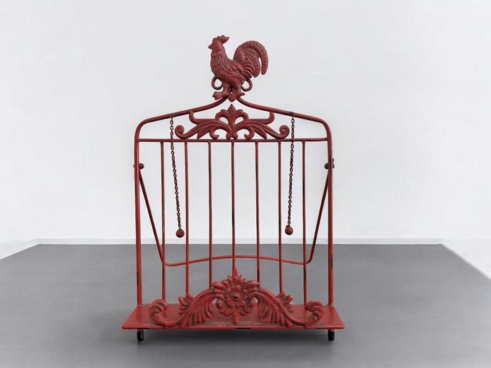 Tabletop Metal Rooster Cookbook Easel