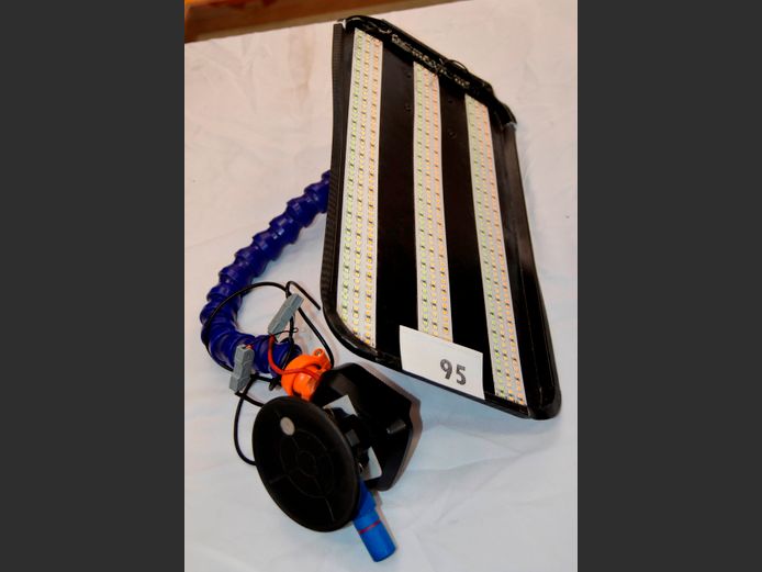 CAR DENT INSPECTION TOOL [Untested, No battery, damaged]