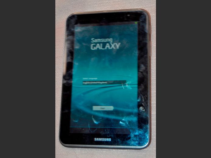 SAMSUNG GALAXY WI-FI 7" TABLET [Switches on, no charger]