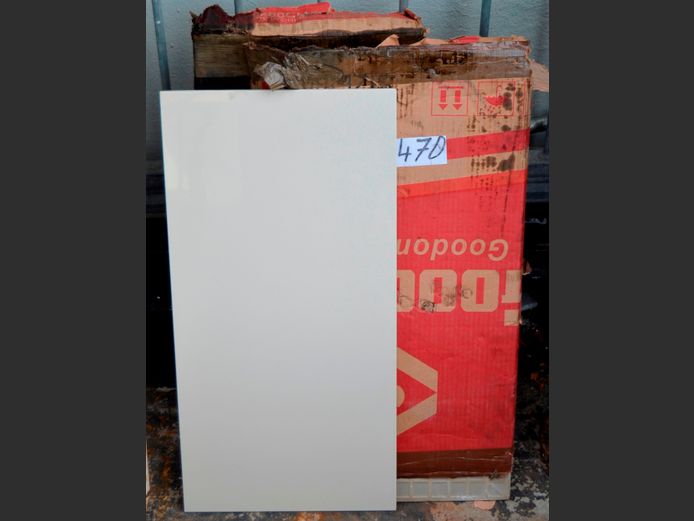 ASSORTED PORCELAIN TILES
