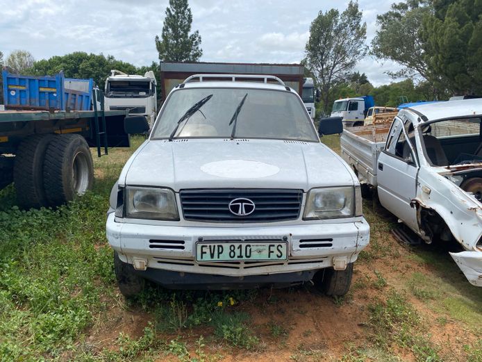TATA TELCOLINE WITH CANOPY