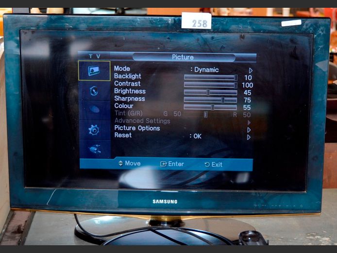 SAMSUNG 32" LCD TV [Working, no remote] ### LICENCE PLEASE ###