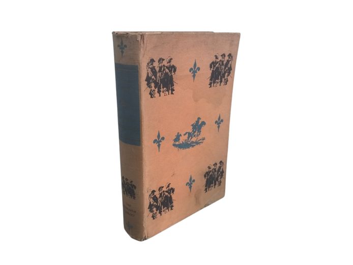 The Three Musketeers (Heirloom Library Edition)