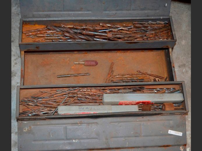 GREY TOOLBOX WITH DRILL BITS, 53 x 21 x 17cm