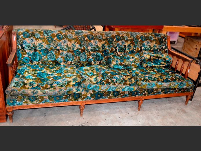 OAK & FLORAL UPHOLSTERED 3-SEATER COUCH, 212 x 80cm [Needs re-covering, cushions need re-filling]