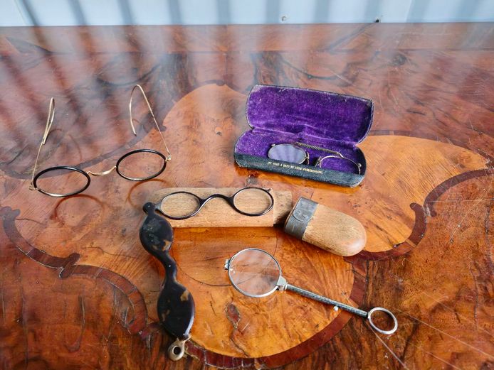 Collection of Antique Spectacles & Magnifying Glass