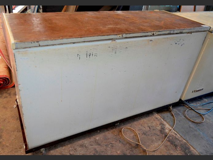 CHEST FREEZER [Getting cold]