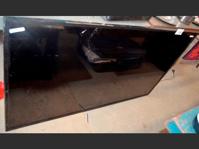 SANSUI 55" L.E.D. TV [Switches on, untested further, screen cracked] ### LICENCE PLEASE ###