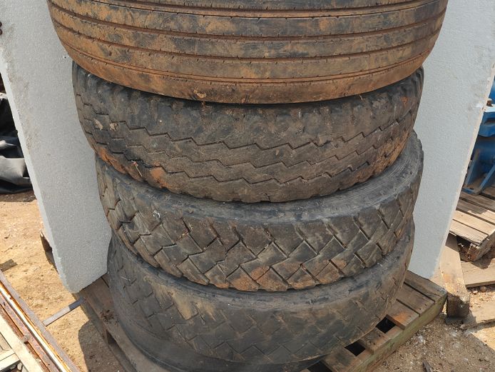 LOT TYRES