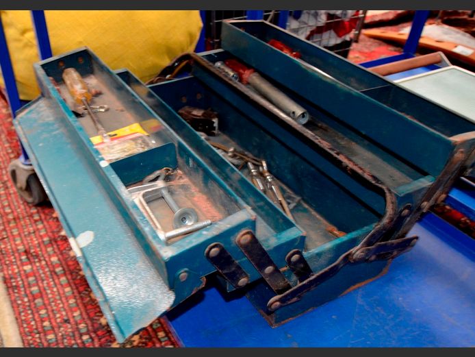 BLUE TOOLBOX & CONTENTS