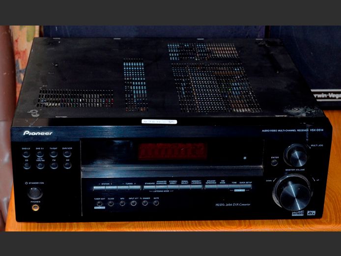 PIONEER AUDIO/VIDEO MULTI-CHANNEL RECEIVER [Switches on, untested further]