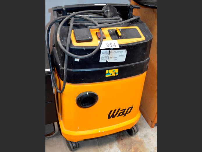 WAP INDUSTRIAL VACUUM CLEANER [No pipes, switches on, untested further]