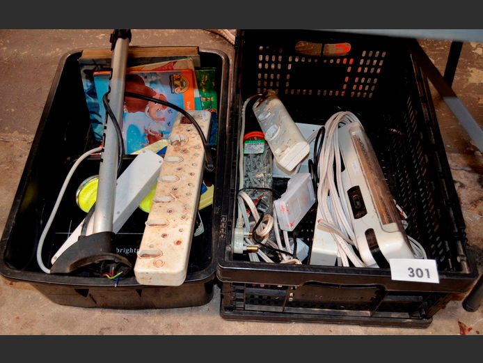 MULTIPLUGS, FLOODLIGHTS, PUMP, RECHARGEABLE LANTERN, etc [Untested]