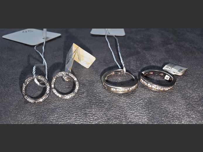 SILVER ROUND EARRINGS & SILVER HUGGIE EARRINGS 5.3g