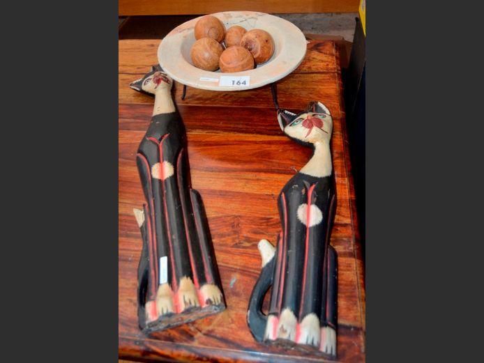 SET CARVED CATS, 78 x 59cm High, & A DECORATIVE STONEWARE BOWL ON METAL STAND 40cm Diameter x 15cm High [Repairs to bowl]