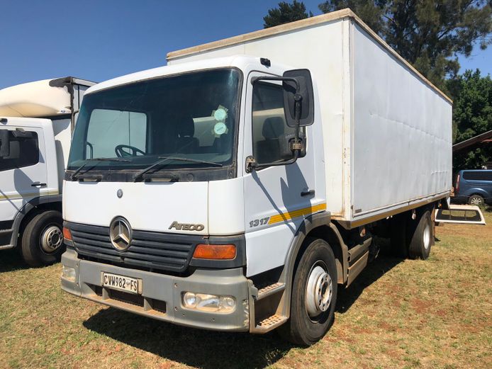 MERCEDES BENZ ATEGO 1317 CLOSED BODY