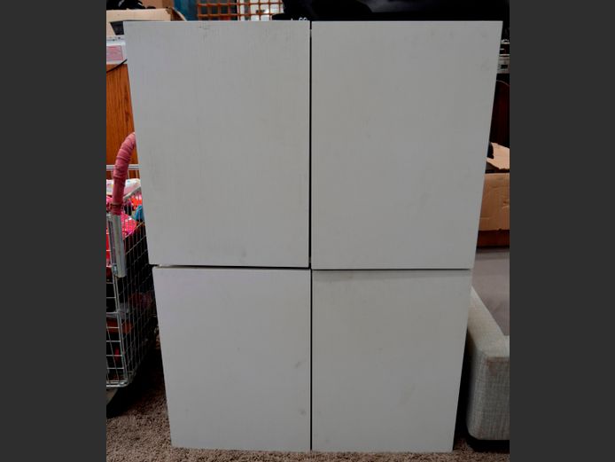 LOT: 2 x WHITE WALL MOUNT 2-DOOR CABINETS, 85 x 37 x 59cm Each