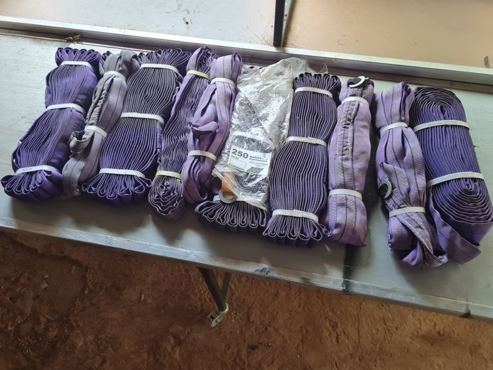 10 X VARIOUS SLINGS