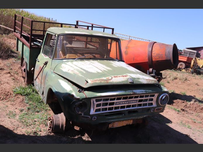 INTERNATIONAL BAKKIE 1300