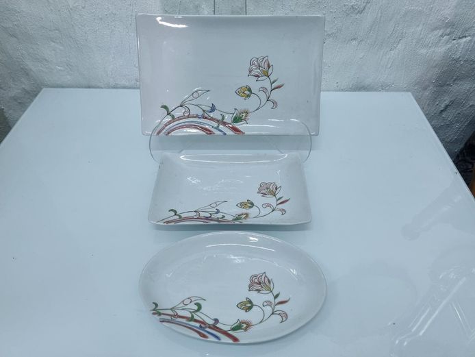 Vintage Ceramic Plates with Floral Motif - Set of 3