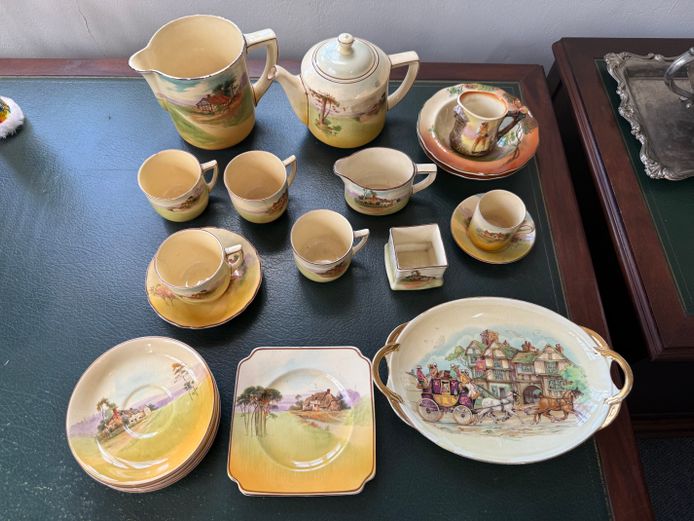 Royal Doulton Set - 22 Items + 1 Royal Winton Plate 