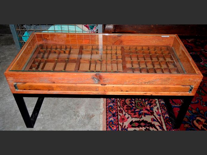 PINE SINGLE DRAWER ARTIST'S TABLE WITH GLASS TOP & METAL BASE, 90 x 40 x 42cm