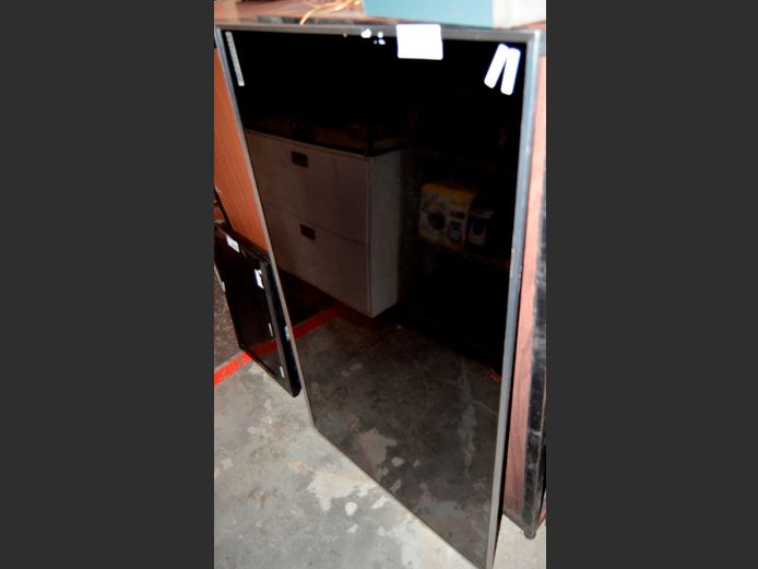 HISENSE 55" L.E.D. TV [Switches on, cracked screen] ### LICENCE PLEASE ###