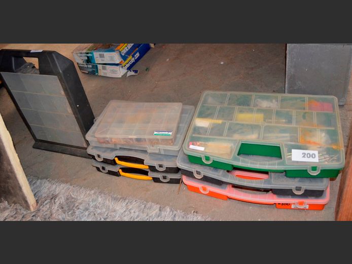 PLASTIC SCREW SORTERS WITH CONTENTS