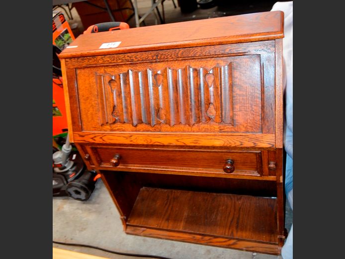 OLD ENGLISH OAK SINGLE DRAWER FALL FRONT WRITING BUREAU, 76 x 31 x 93cm [Base damaged]