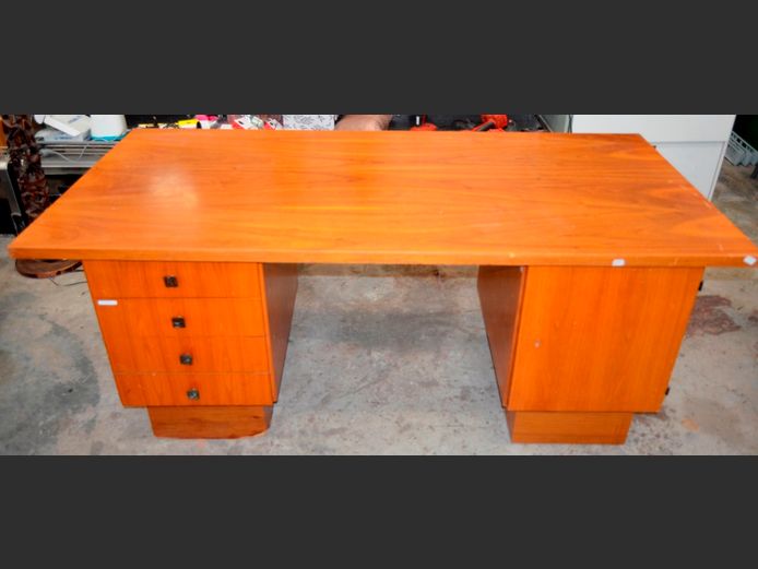 KIAAT FOIL 4-DRAWER DESK, 180 x 80 x 75cm [Top scratched]