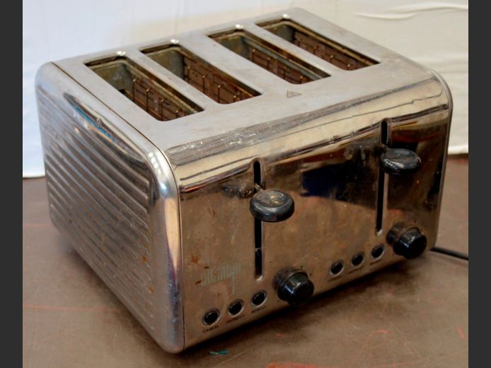 ALTIMUM STAINLESS STEEL 4-SLICE TOASTER [Switches on, untested further]