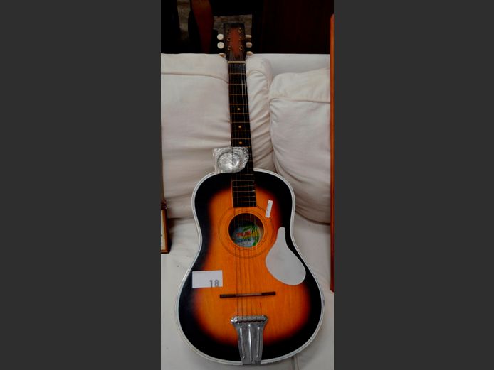 LACK ACOUSTIC GUITAR, 96cm Long