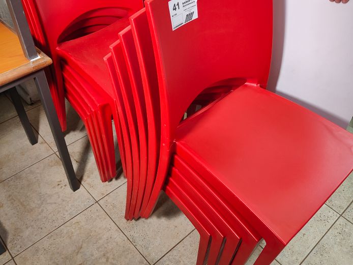 10 X RED PLASTIC CHAIRS