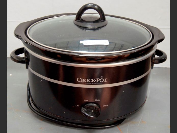 CROCK POT SLOW COOKER [Switches on, untested further]