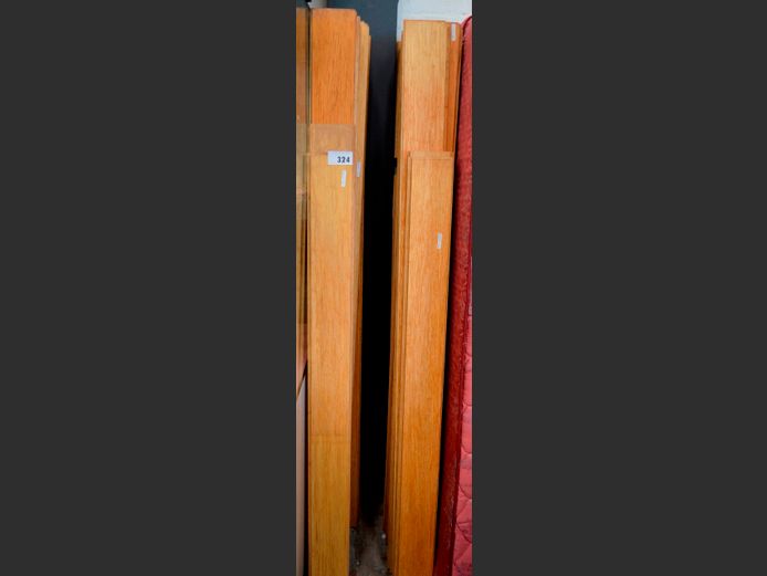 LOT: +/- 9m² BAMBOO FLOORING