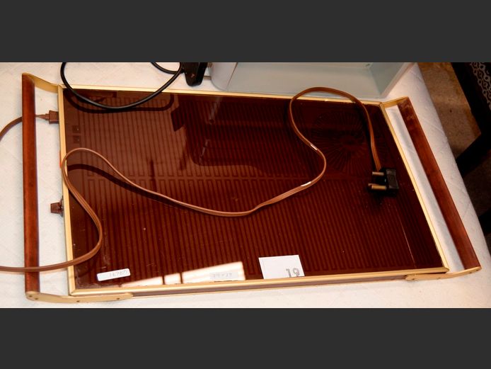 SALTON HOTTRAY, 79 x 39cm [Switches on, untested further]