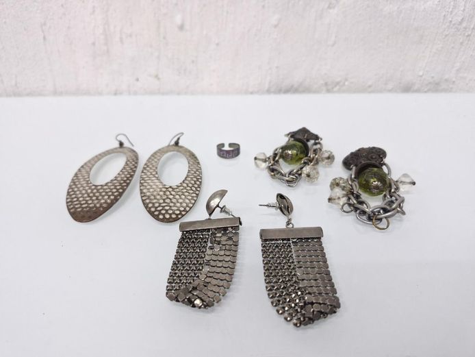 Vintage Costume Jewelry Earrings Lot & Toe Ring