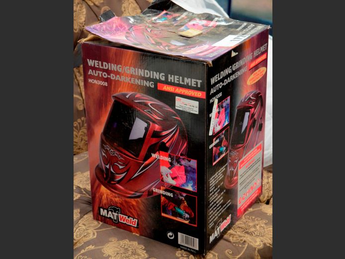 AUTO DARKENING WELDING HELMET