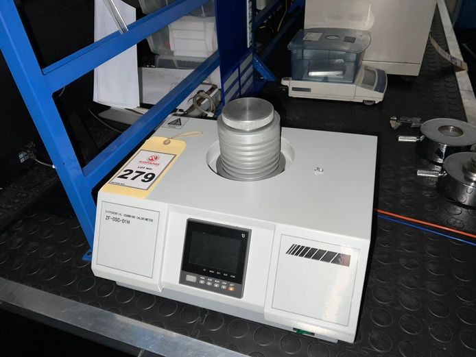 Differential scanning calorimeter