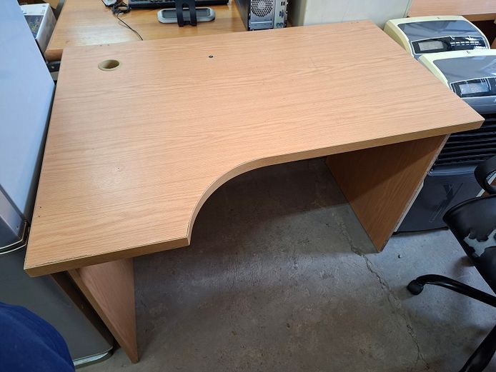 Small Corner Desk