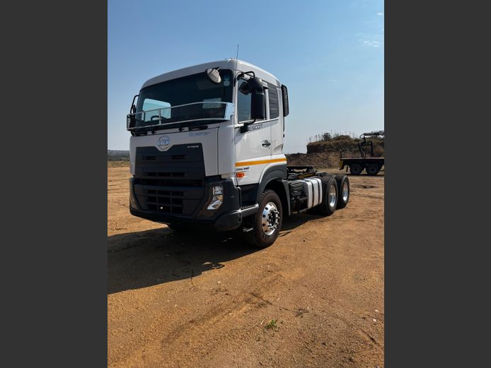 Nissan UD 440 Quester